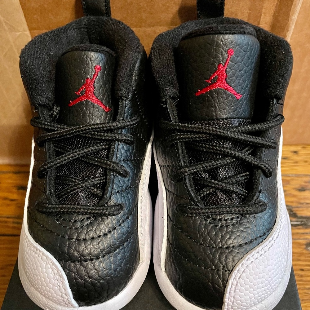 Jordan 12 - Picture 2 of 16